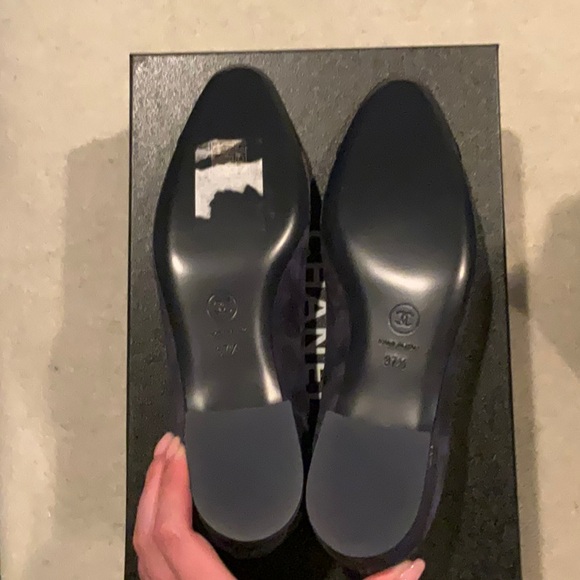 Chanel Suede NIB Flats - Picture 2 of 4